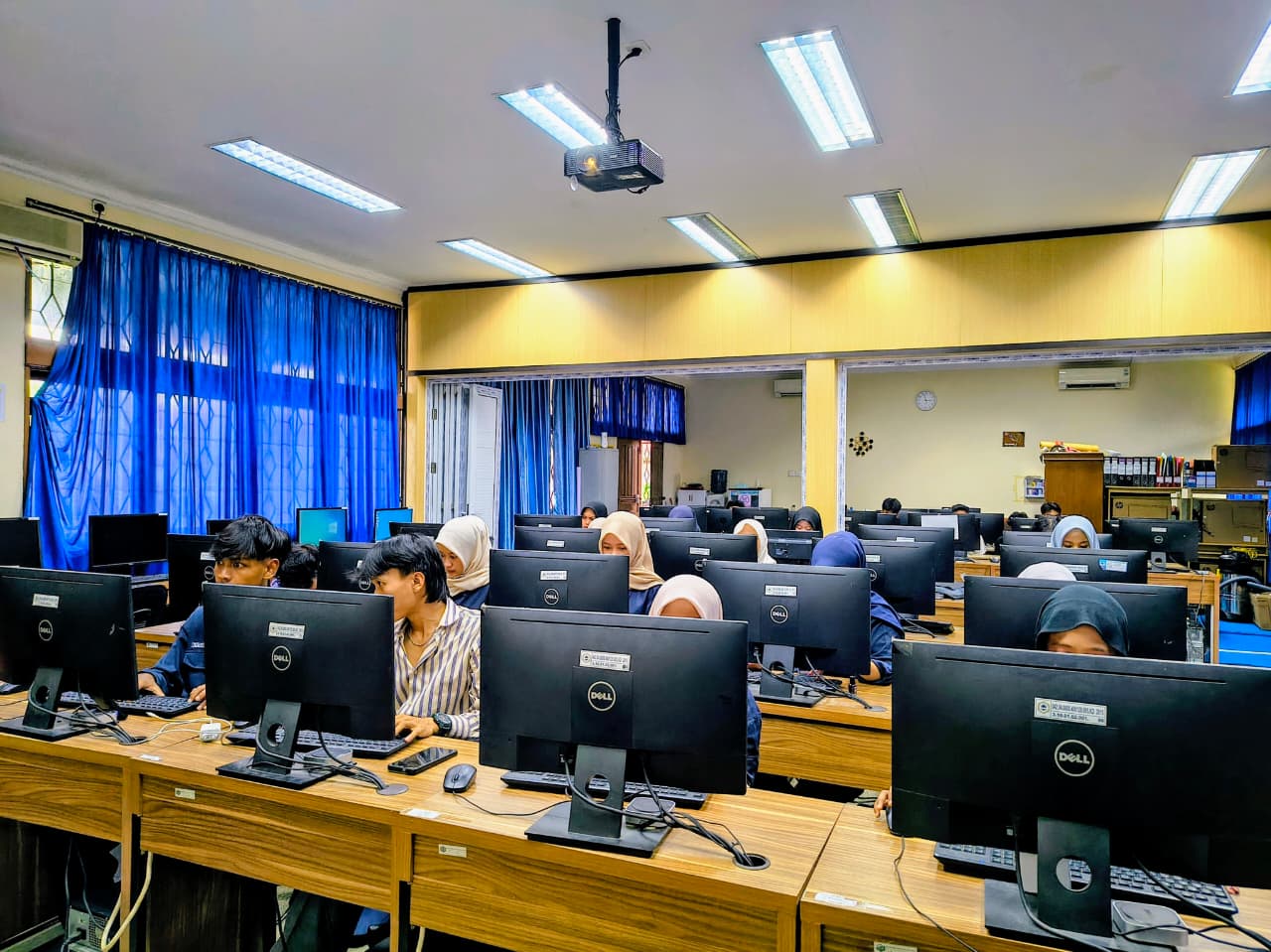 Labor Studio Agribisnis dan Komunikasi